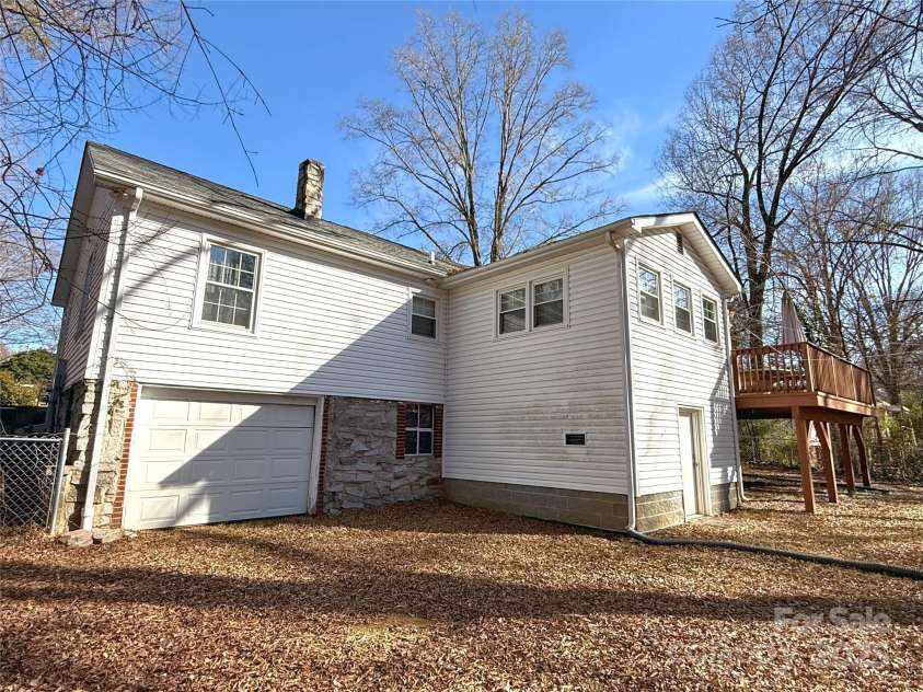686 Elizabeth Street, Concord, NC 28025.  MLS# CAR4330941, YatesRealty ID 4448. 
