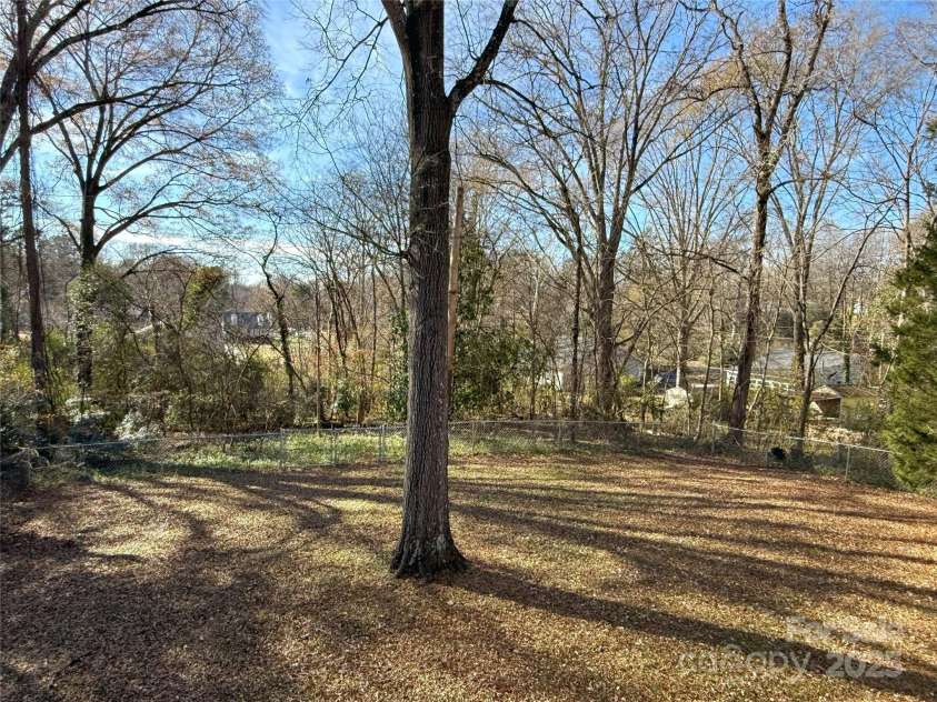 686 Elizabeth Street, Concord, NC 28025.  MLS# CAR4330941, YatesRealty ID 4448. 