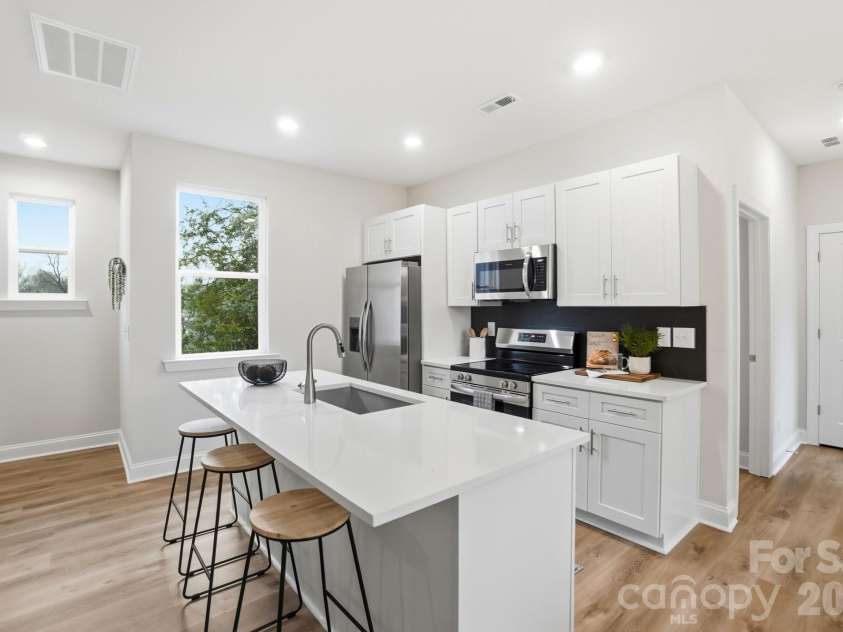 8927 Sharonbrook Drive, Charlotte, NC 28210.  MLS# CAR4326246, YatesRealty ID 4448. 