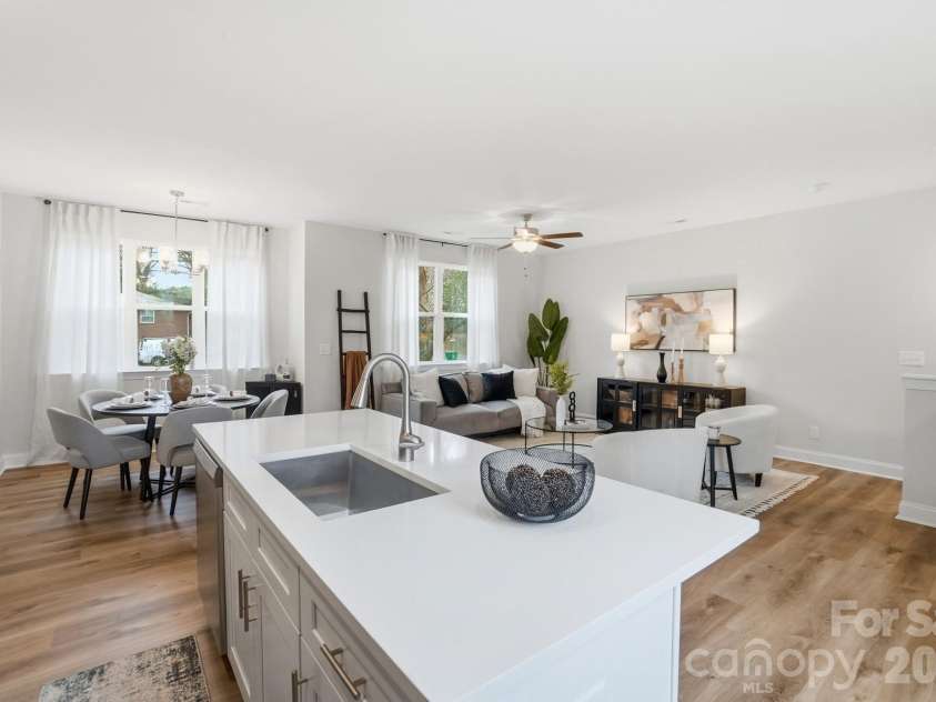 8927 Sharonbrook Drive, Charlotte, NC 28210.  MLS# CAR4326246, YatesRealty ID 4448. 