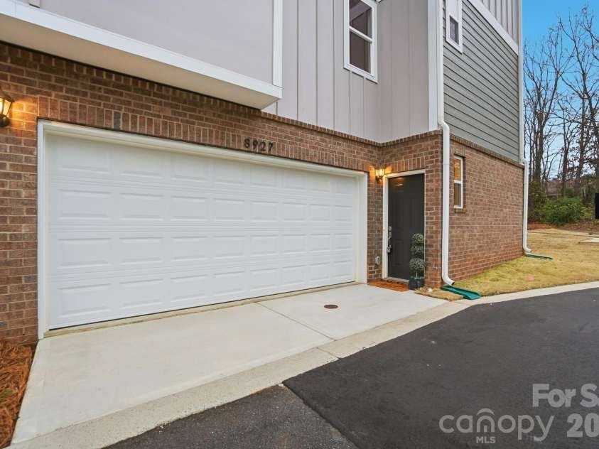 8927 Sharonbrook Drive, Charlotte, NC 28210.  MLS# CAR4326246, YatesRealty ID 4448. 