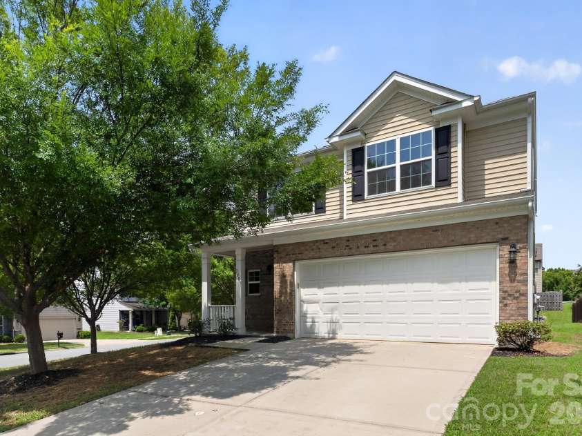2003 Verde Creek Road, Charlotte, NC 28214.  MLS# CAR4414903, YatesRealty ID 44480. 