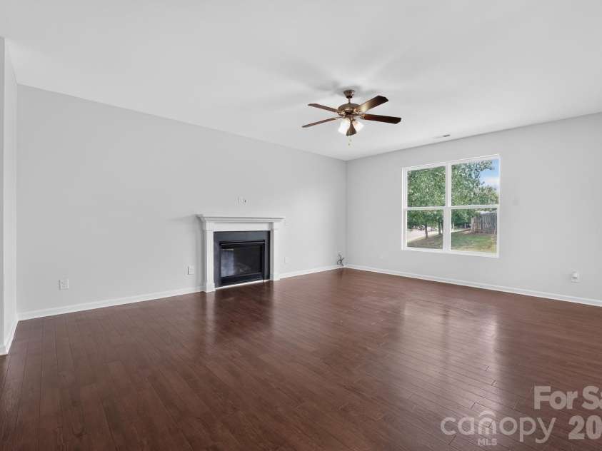 2003 Verde Creek Road, Charlotte, NC 28214.  MLS# CAR4414903, YatesRealty ID 44480. 