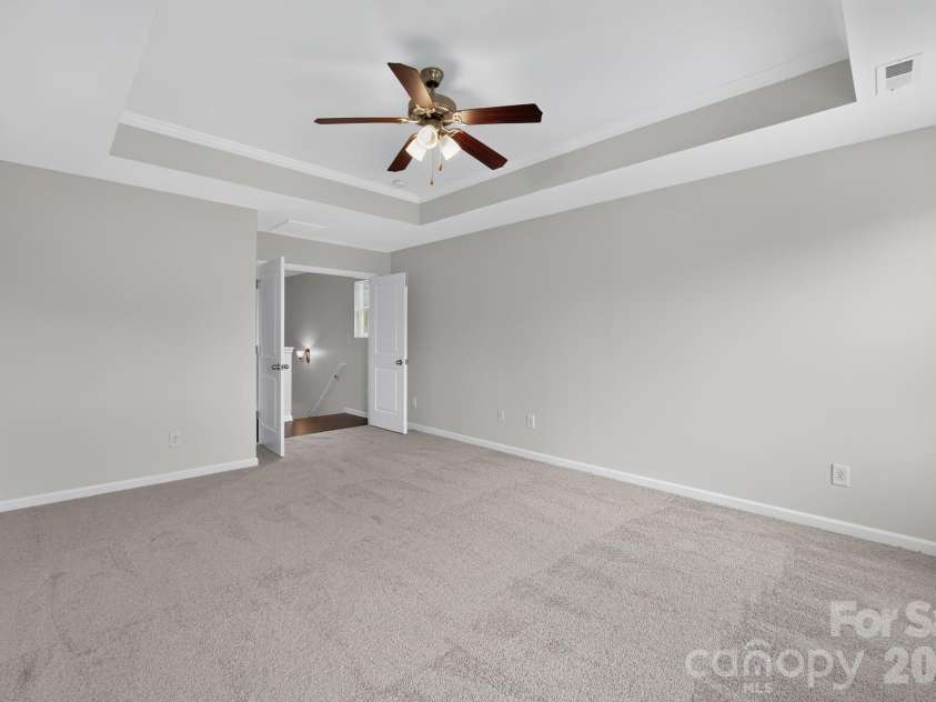 2003 Verde Creek Road, Charlotte, NC 28214.  MLS# CAR4414903, YatesRealty ID 44480. 