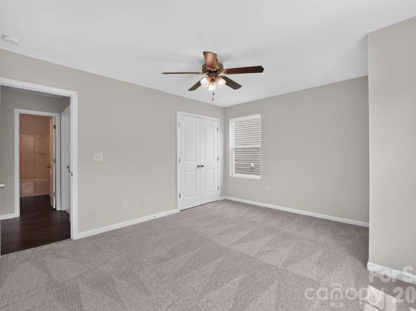 2003 Verde Creek Road, Charlotte, NC 28214.  MLS# CAR4414903, YatesRealty ID 44480. 