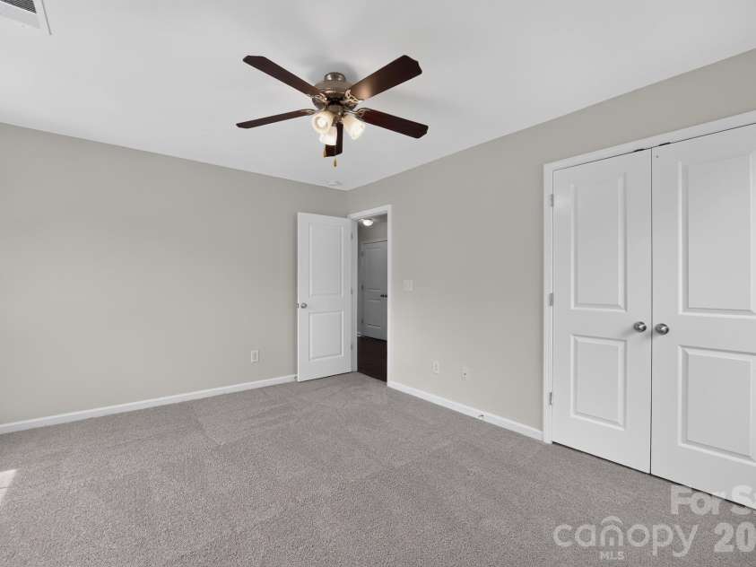 2003 Verde Creek Road, Charlotte, NC 28214.  MLS# CAR4414903, YatesRealty ID 44480. 