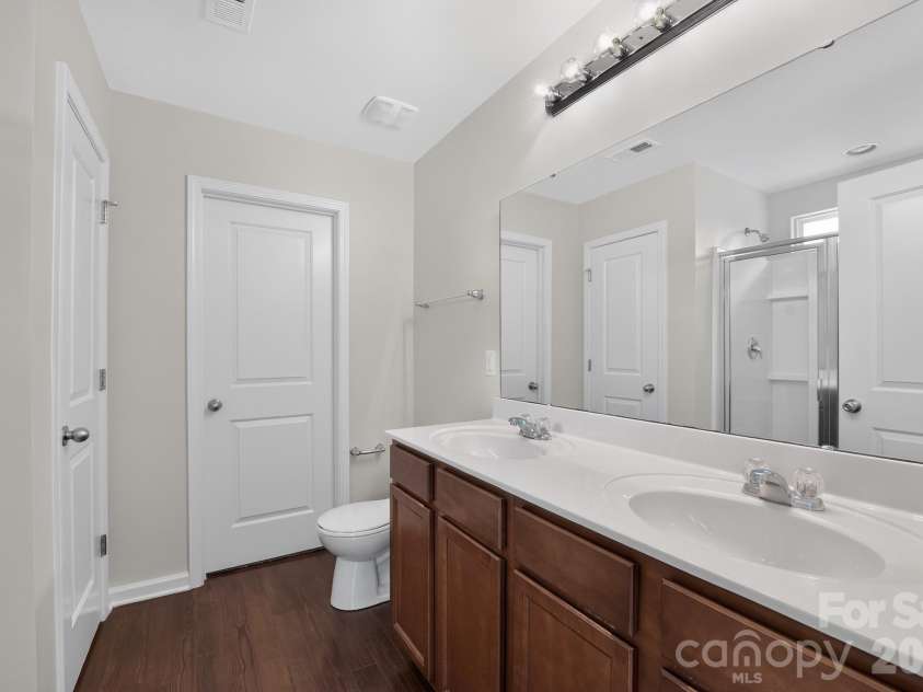 2003 Verde Creek Road, Charlotte, NC 28214.  MLS# CAR4414903, YatesRealty ID 44480. 
