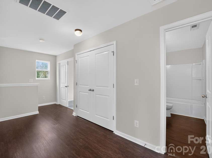 2003 Verde Creek Road, Charlotte, NC 28214.  MLS# CAR4414903, YatesRealty ID 44480. 