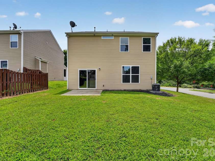 2003 Verde Creek Road, Charlotte, NC 28214.  MLS# CAR4414903, YatesRealty ID 44480. 