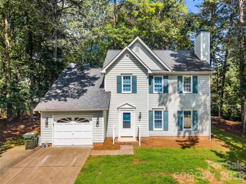 2708 Kirkholm Drive, Matthews, NC 28105.  MLS# CAR4413640, YatesRealty ID 44482. 