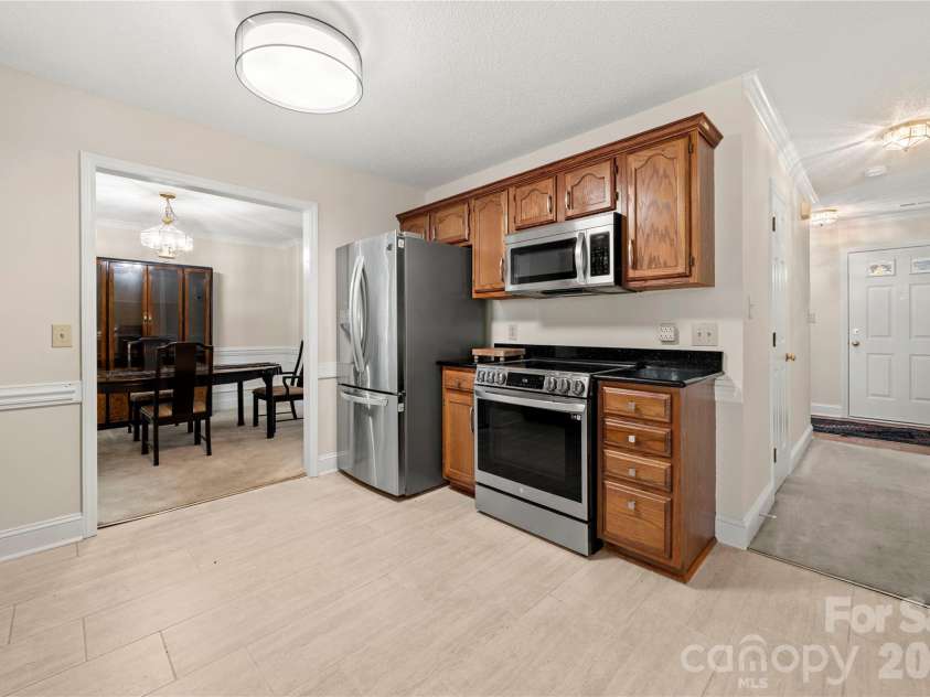 2708 Kirkholm Drive, Matthews, NC 28105.  MLS# CAR4413640, YatesRealty ID 44482. 