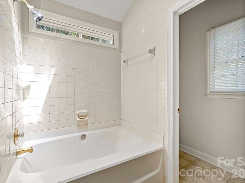 2708 Kirkholm Drive, Matthews, NC 28105.  MLS# CAR4413640, YatesRealty ID 44482. 