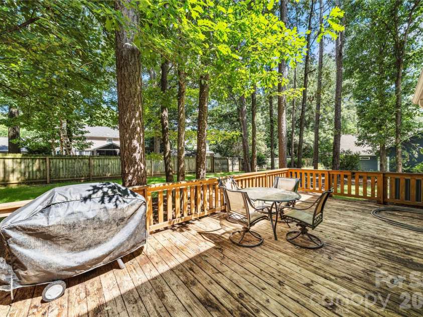 2708 Kirkholm Drive, Matthews, NC 28105.  MLS# CAR4413640, YatesRealty ID 44482. 