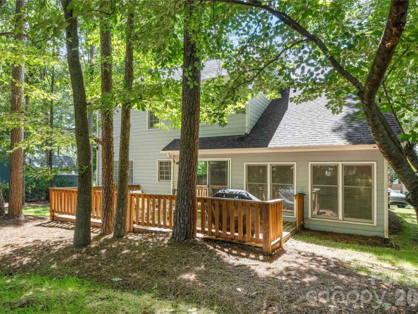 2708 Kirkholm Drive, Matthews, NC 28105.  MLS# CAR4413640, YatesRealty ID 44482. 
