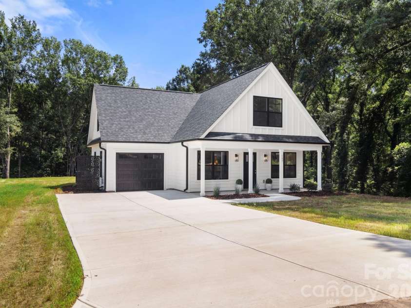 157 McCorkle Street, York, SC 29745.  MLS# CAR4414112, YatesRealty ID 44484. 