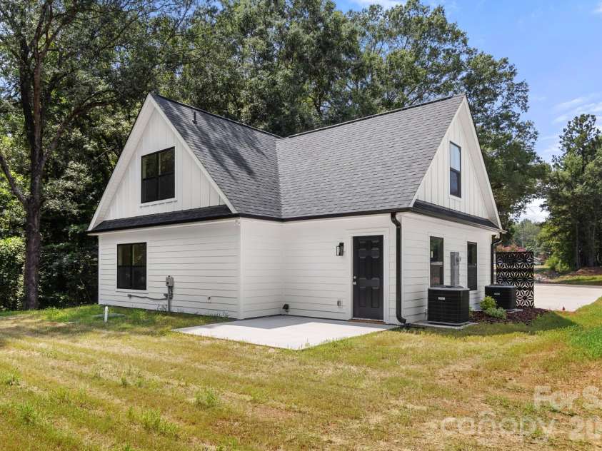 157 McCorkle Street, York, SC 29745.  MLS# CAR4414112, YatesRealty ID 44484. 