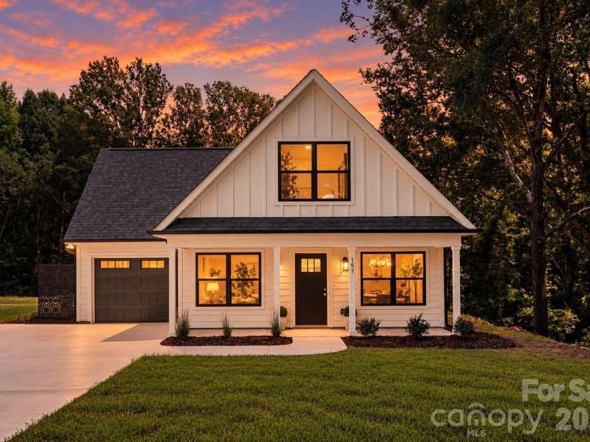 157 McCorkle Street, York, SC 29745.  MLS# CAR4414112, YatesRealty ID 44484. 