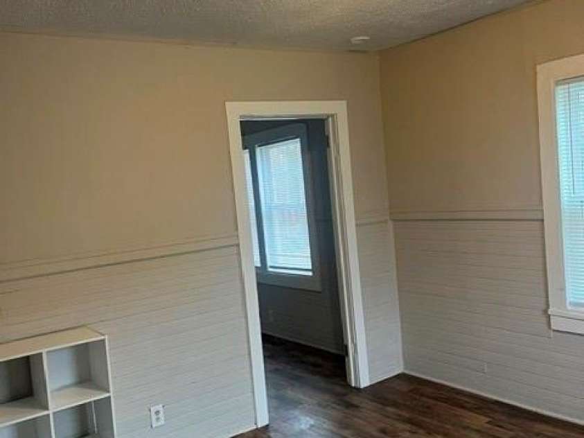 723 Hunt Street, Statesville, NC 28677.  MLS# CAR4414333, YatesRealty ID 44486. 