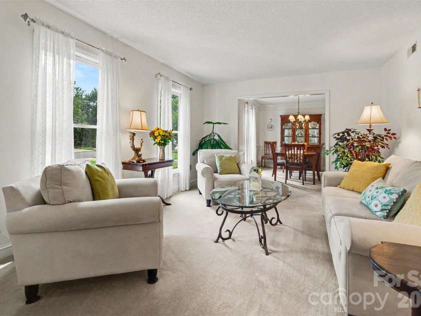8741 Fieldgate Drive, Charlotte, NC 28277.  MLS# CAR4414847, YatesRealty ID 44487. 