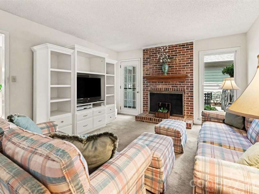 8741 Fieldgate Drive, Charlotte, NC 28277.  MLS# CAR4414847, YatesRealty ID 44487. 