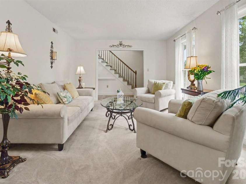8741 Fieldgate Drive, Charlotte, NC 28277.  MLS# CAR4414847, YatesRealty ID 44487. 