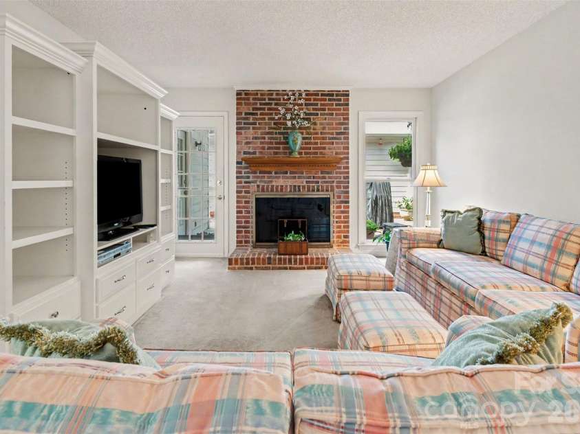 8741 Fieldgate Drive, Charlotte, NC 28277.  MLS# CAR4414847, YatesRealty ID 44487. 
