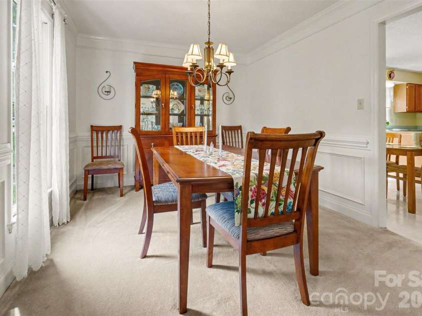 8741 Fieldgate Drive, Charlotte, NC 28277.  MLS# CAR4414847, YatesRealty ID 44487. 