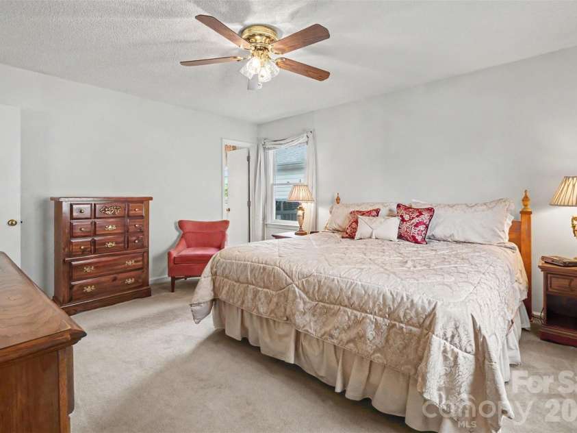 8741 Fieldgate Drive, Charlotte, NC 28277.  MLS# CAR4414847, YatesRealty ID 44487. 