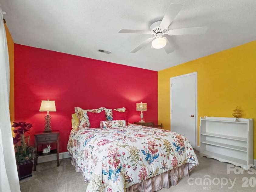 8741 Fieldgate Drive, Charlotte, NC 28277.  MLS# CAR4414847, YatesRealty ID 44487. 