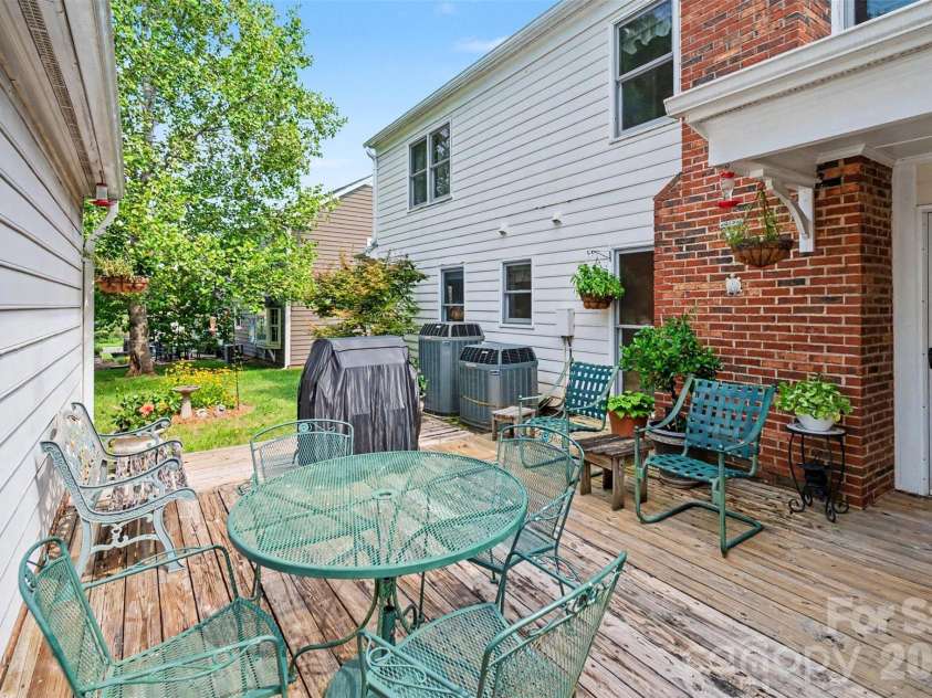 8741 Fieldgate Drive, Charlotte, NC 28277.  MLS# CAR4414847, YatesRealty ID 44487. 