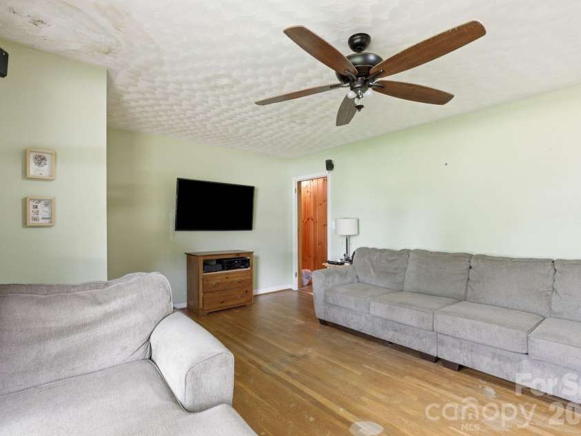 2613 26th Avenue, Hickory, NC 28601.  MLS# CAR4414912, YatesRealty ID 44488. 