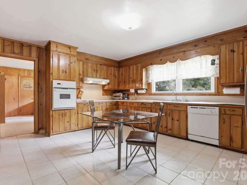 2613 26th Avenue, Hickory, NC 28601.  MLS# CAR4414912, YatesRealty ID 44488. 