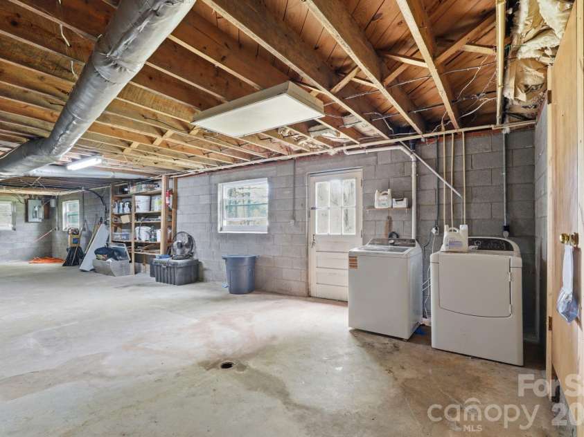 2613 26th Avenue, Hickory, NC 28601.  MLS# CAR4414912, YatesRealty ID 44488. 