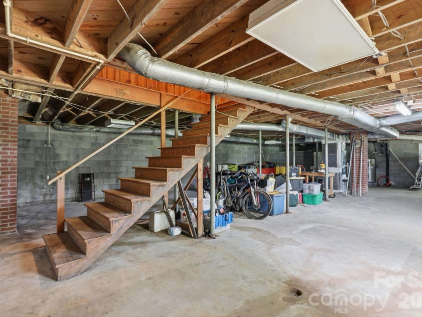 2613 26th Avenue, Hickory, NC 28601.  MLS# CAR4414912, YatesRealty ID 44488. 