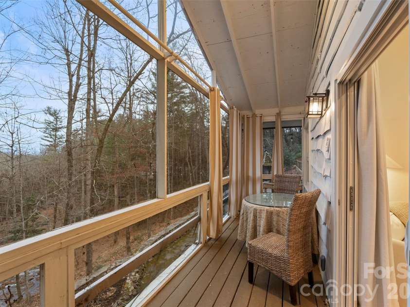 125 Little Willow Circle, Hendersonville, NC 28739.  MLS# CAR4403476, YatesRealty ID 44489. 