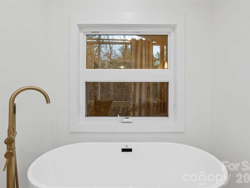 125 Little Willow Circle, Hendersonville, NC 28739.  MLS# CAR4403476, YatesRealty ID 44489. 
