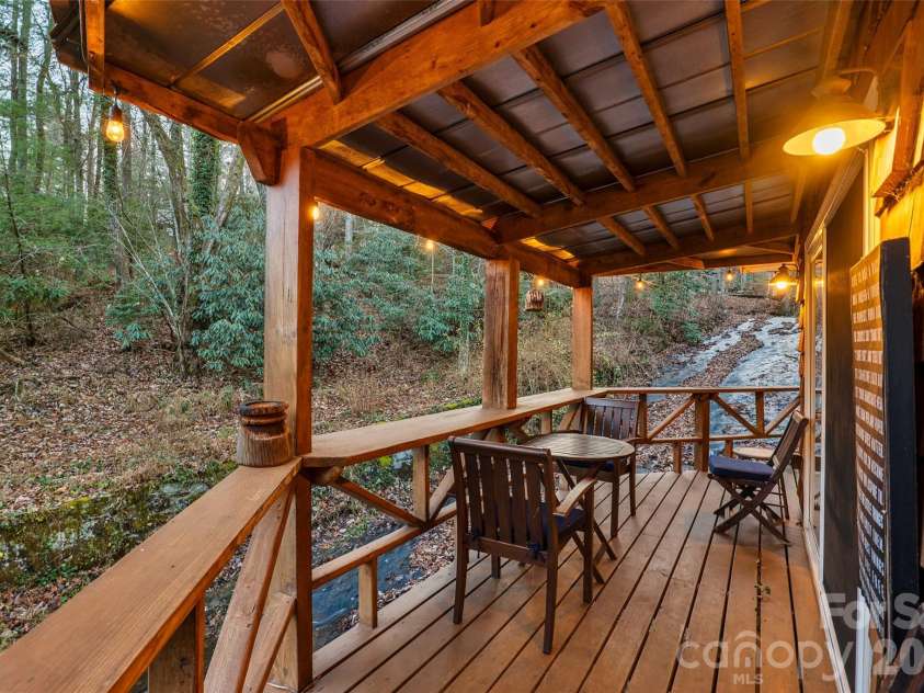 125 Little Willow Circle, Hendersonville, NC 28739.  MLS# CAR4403476, YatesRealty ID 44489. 
