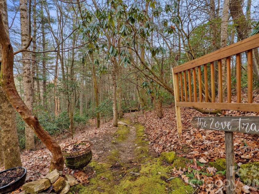 125 Little Willow Circle, Hendersonville, NC 28739.  MLS# CAR4403476, YatesRealty ID 44489. 