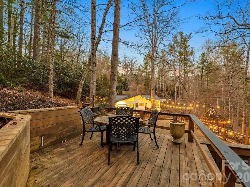 125 Little Willow Circle, Hendersonville, NC 28739.  MLS# CAR4403476, YatesRealty ID 44489. 