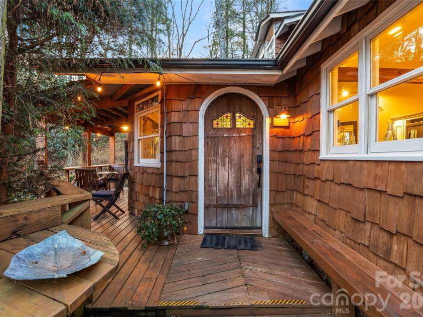 125 Little Willow Circle, Hendersonville, NC 28739.  MLS# CAR4403476, YatesRealty ID 44489. 