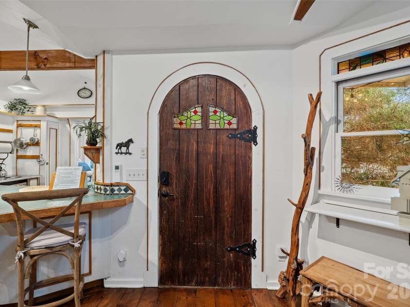 125 Little Willow Circle, Hendersonville, NC 28739.  MLS# CAR4403476, YatesRealty ID 44489. 