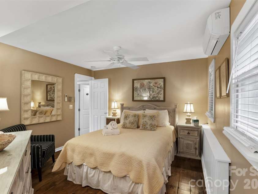 125 Little Willow Circle, Hendersonville, NC 28739.  MLS# CAR4403476, YatesRealty ID 44489. 