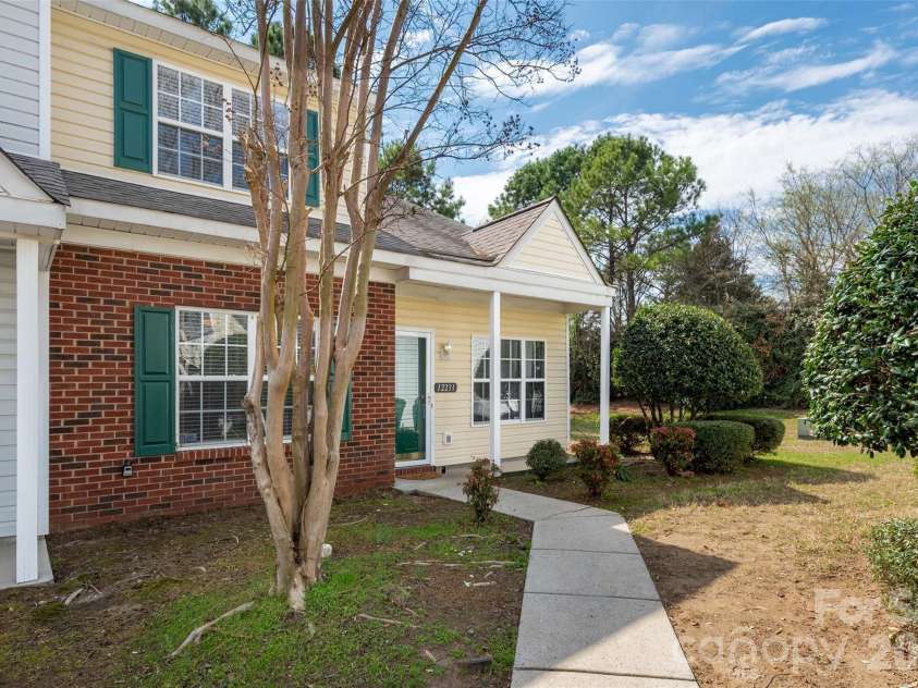 12231 Hood Bend Court, Charlotte, NC 28273.  MLS# CAR4356989, YatesRealty ID 4449. 