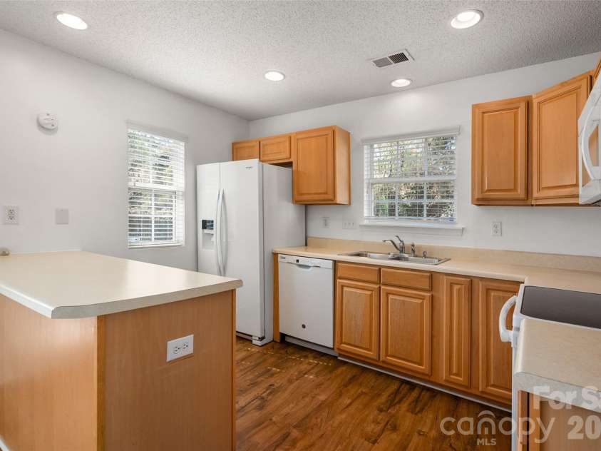 12231 Hood Bend Court, Charlotte, NC 28273.  MLS# CAR4356989, YatesRealty ID 4449. 