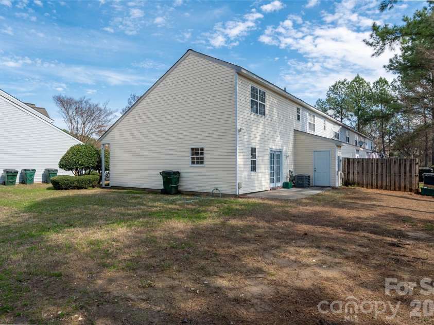 12231 Hood Bend Court, Charlotte, NC 28273.  MLS# CAR4356989, YatesRealty ID 4449. 