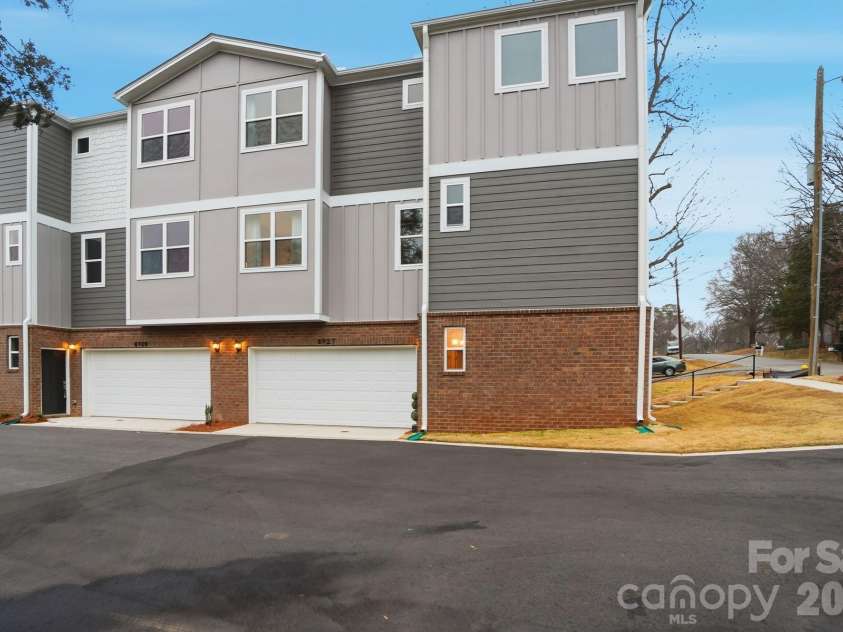 8929 Sharonbrook Drive, Charlotte, NC 28210.  MLS# CAR4326229, YatesRealty ID 4449. 