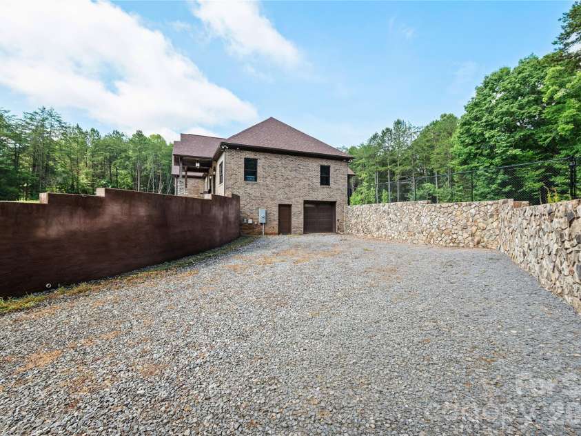 311 Bethesda Road, Lexington, NC 27295.  MLS# CAR4405993, YatesRealty ID 44490. 
