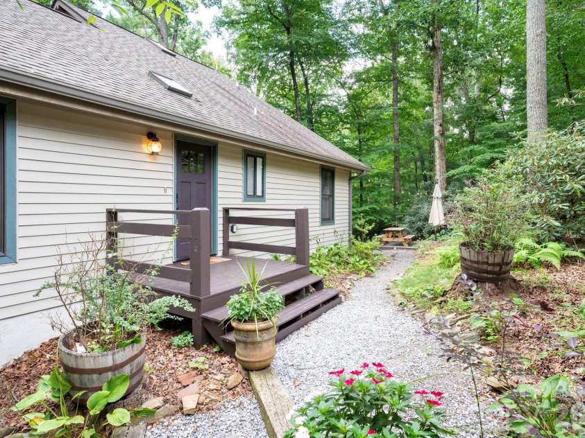 232 Ladson Spring Trail, Mills River, NC 28759.  MLS# CAR4412337, YatesRealty ID 44494. 