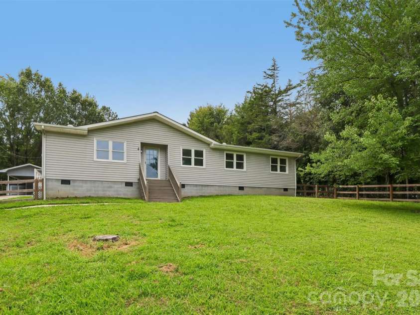 33269 Courtland Drive, Albemarle, NC 28001.  MLS# CAR4414928, YatesRealty ID 44496. 