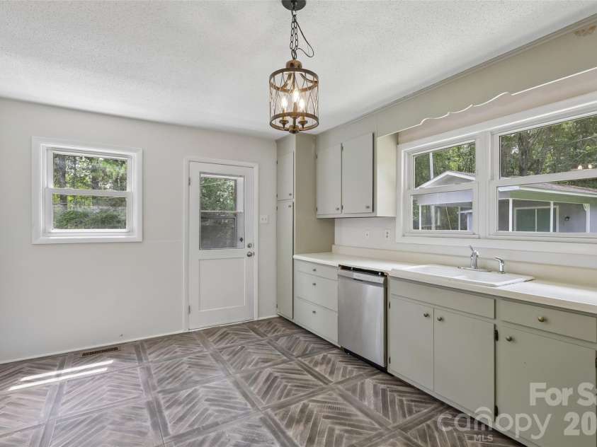 33269 Courtland Drive, Albemarle, NC 28001.  MLS# CAR4414928, YatesRealty ID 44496. 